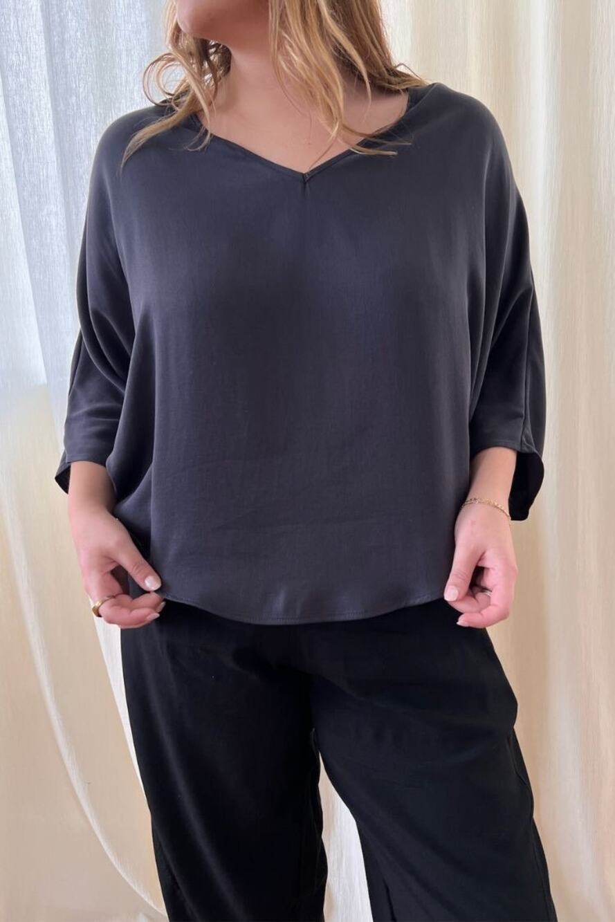 Natalie Busby Sz S Hang Loose Top Tencel Viscose Iron Black - Nice!
